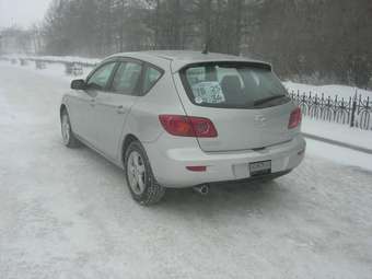 2003 Mazda Axela Images