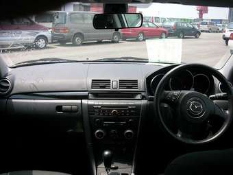 2003 Mazda Axela Pics