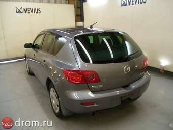 2003 Mazda Axela Pictures