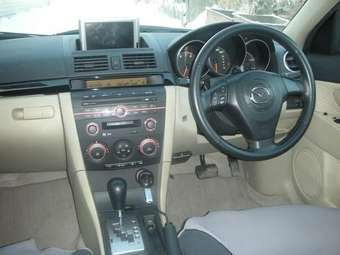 2003 Mazda Axela Photos