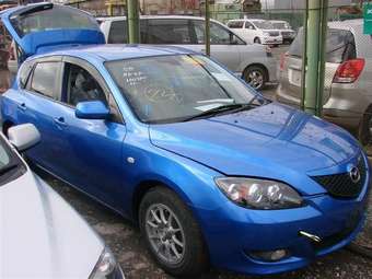 2003 Mazda Axela Pictures