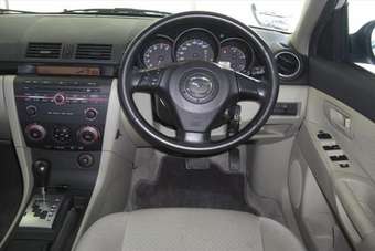 2003 Mazda Axela Photos