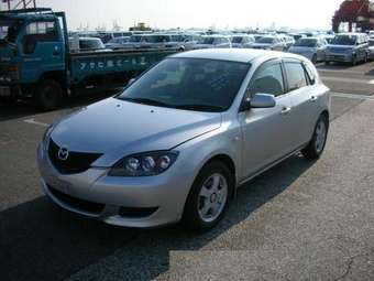 2003 Mazda Axela Pictures