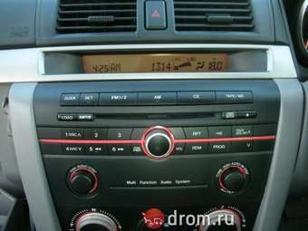 2003 Mazda Axela Pictures