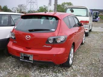 2003 Mazda Axela Pictures