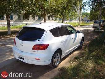 2003 Mazda Axela Pictures