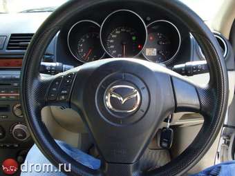 2003 Mazda Axela Pics