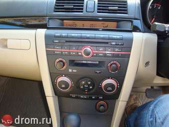 2003 Mazda Axela Pictures