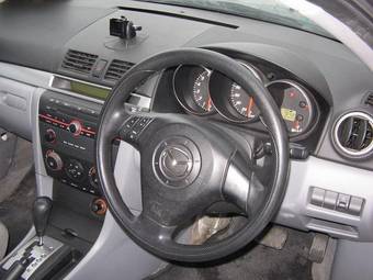 2003 Mazda Axela Photos