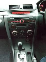 2003 Mazda Axela Photos