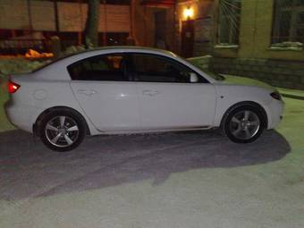 2003 Mazda Axela Images