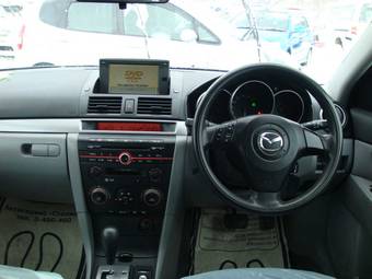 2003 Mazda Axela Photos