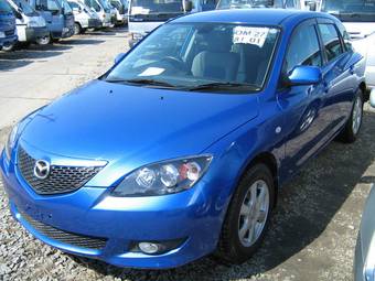2003 Mazda Axela Pictures
