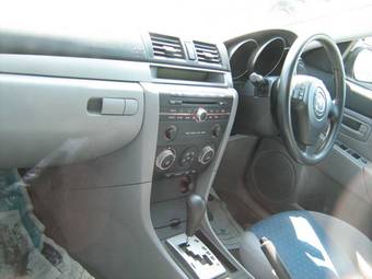 2003 Mazda Axela Photos