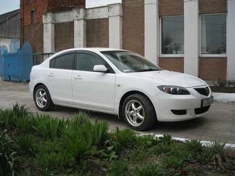 2003 Mazda Axela Images
