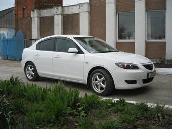 2003 Mazda Axela Photos