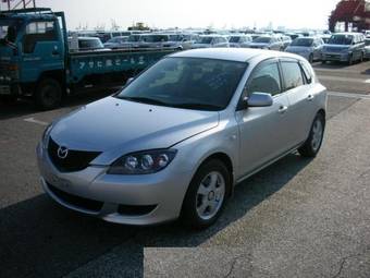 2003 Mazda Axela Pictures