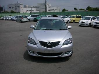 2003 Mazda Axela Photos