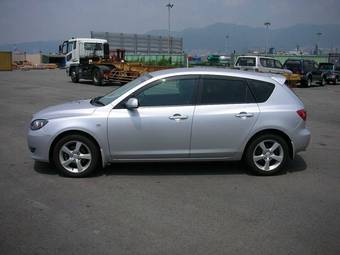 2003 Mazda Axela Pictures