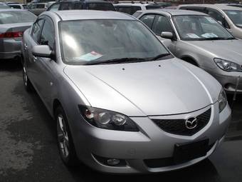 2003 Mazda Axela Images