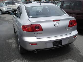 2003 Mazda Axela Pictures