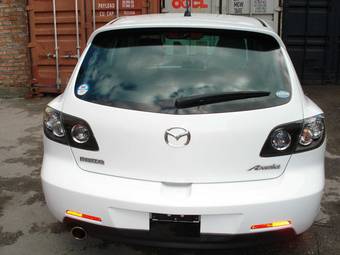 2003 Mazda Axela Images