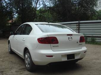 2003 Mazda Axela Photos