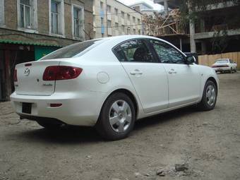 2003 Mazda Axela Pictures