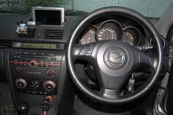 2003 Mazda Axela Pictures