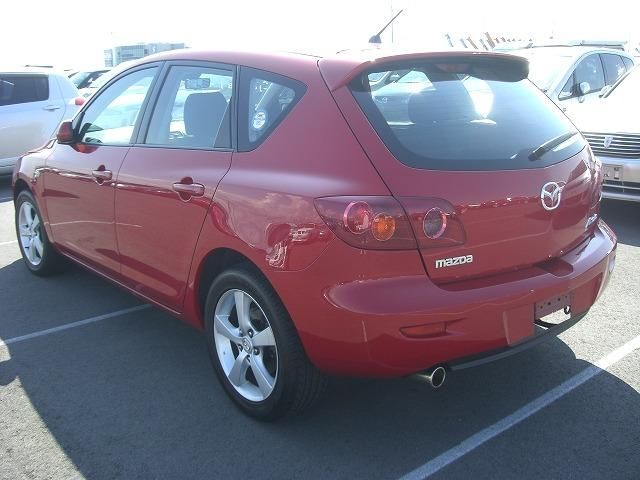 2004 Mazda Axela