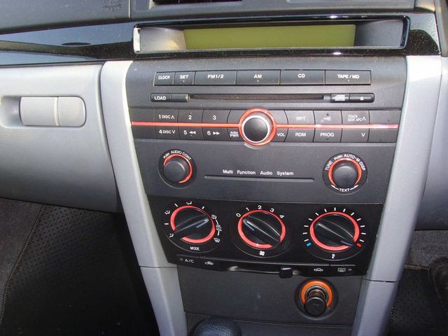 2004 Mazda Axela