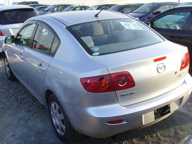 2004 Mazda Axela