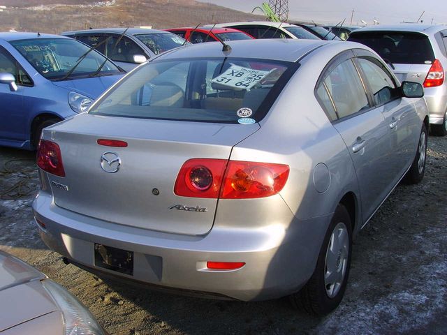 2004 Mazda Axela