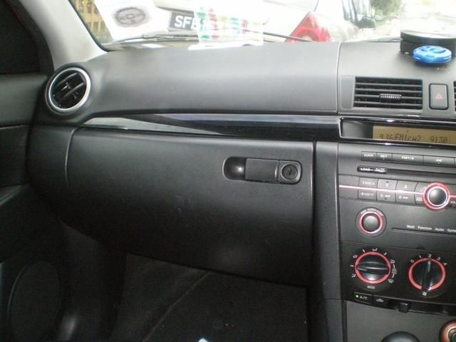 2004 Mazda Axela