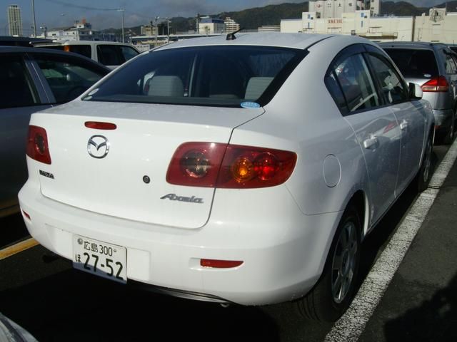 2004 Mazda Axela