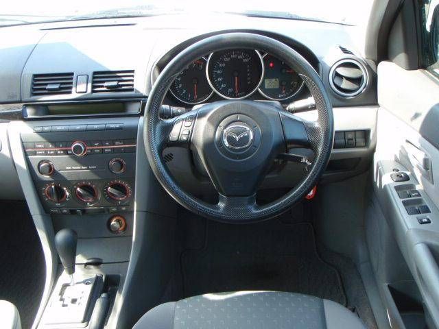 2004 Mazda Axela