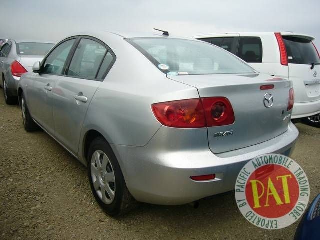 2004 Mazda Axela
