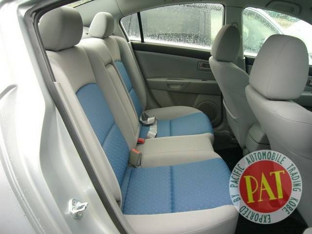 2004 Mazda Axela