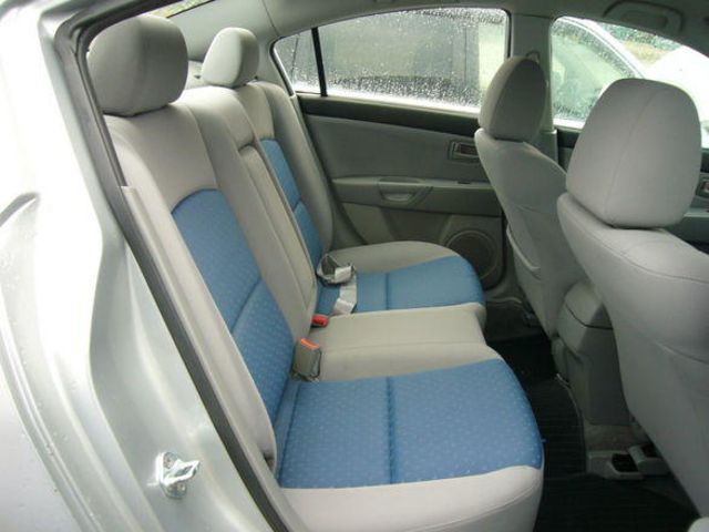 2004 Mazda Axela