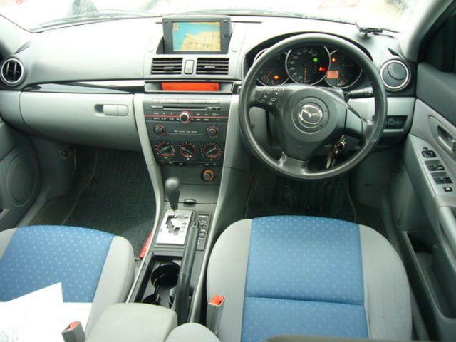 2004 Mazda Axela