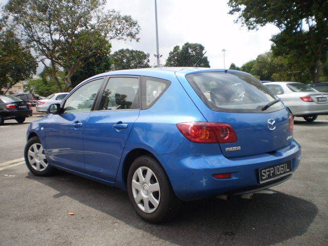 2004 Mazda Axela