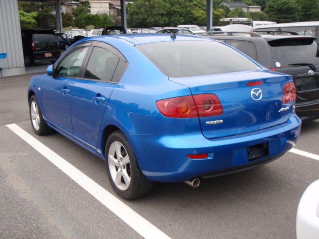 2004 Mazda Axela