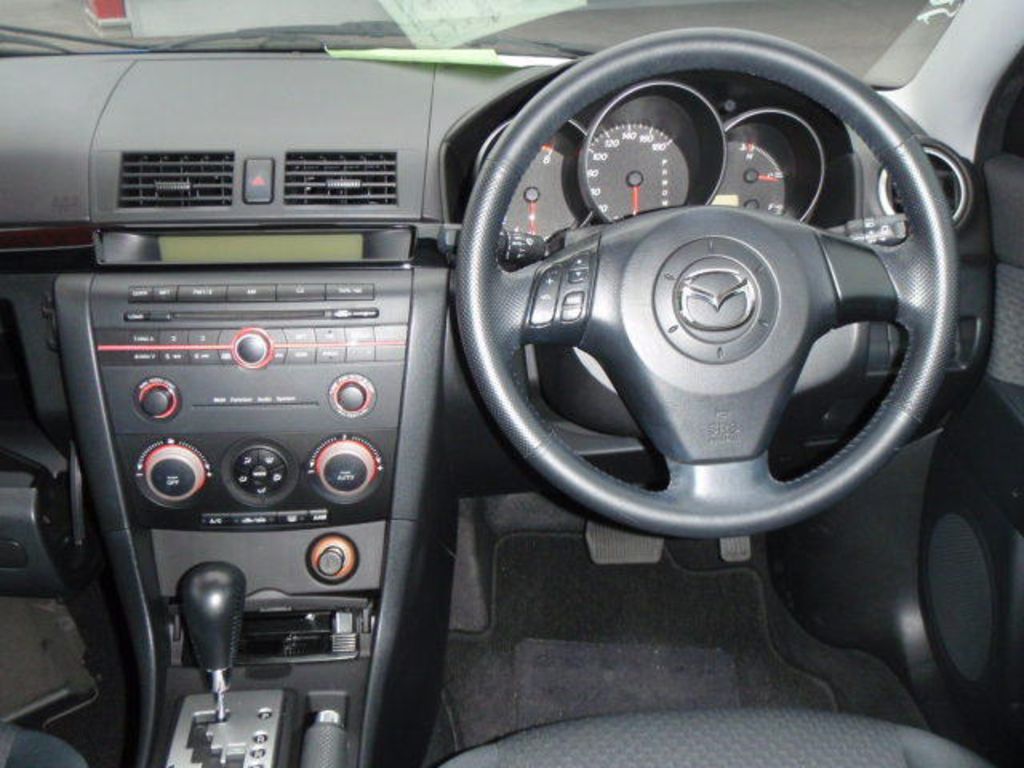 2004 Mazda Axela