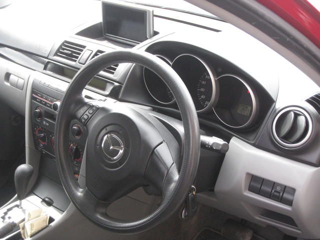 2004 Mazda Axela
