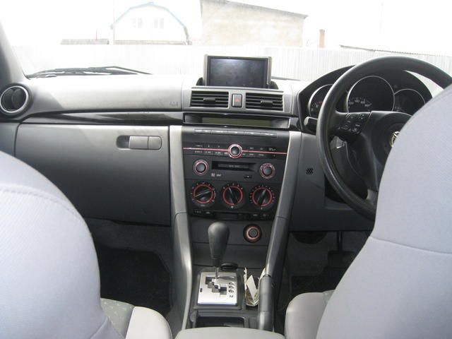 2004 Mazda Axela