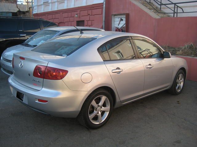 2004 Mazda Axela