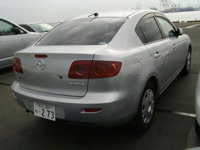 2004 Mazda Axela