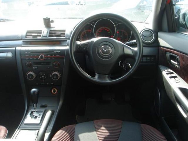 2004 Mazda Axela