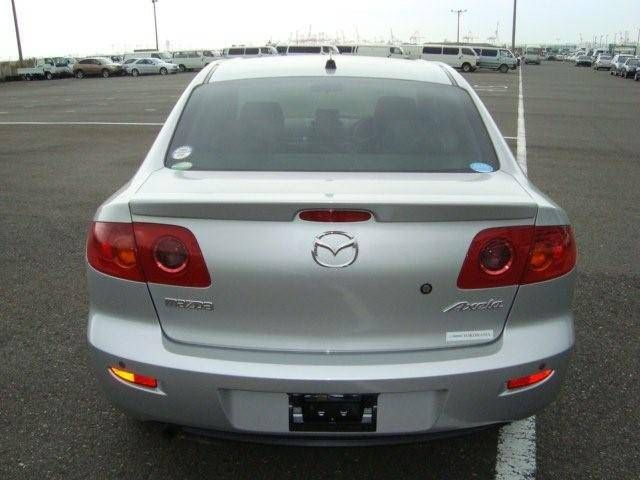 2004 Mazda Axela