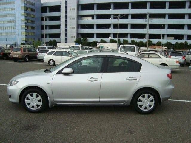2004 Mazda Axela